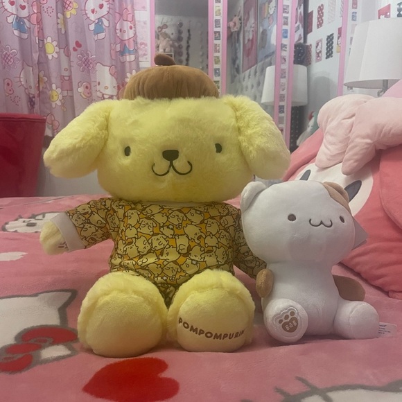 NWT Pompompurin Plush with Muffin - Picture 2 of 7